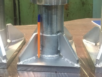 Домкрат М105х4х400